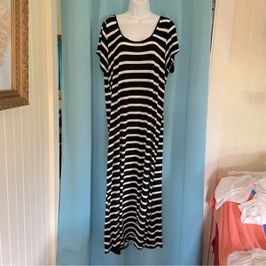 Yea shirt pull over dress short sleeve cotton black and white